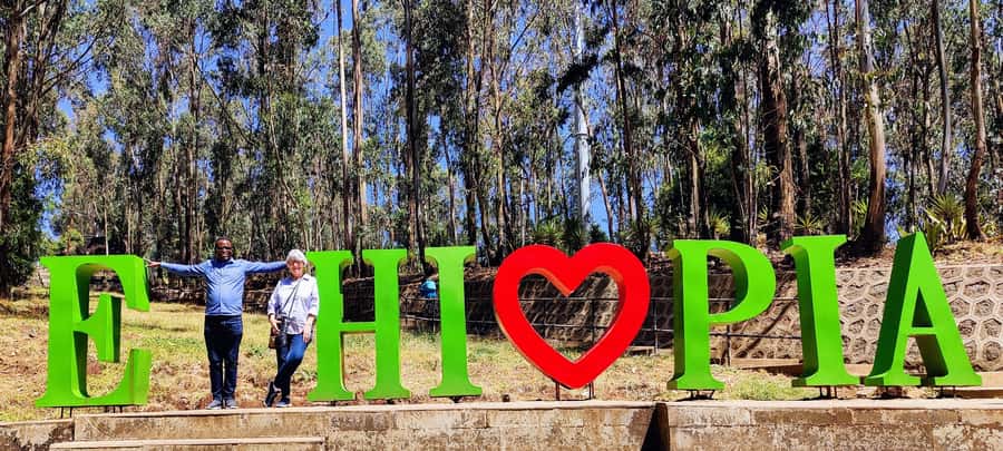 A guided tour of Addis Abeba that includes a city viewpoint - Tomoka Coffee: the small break that keeps the day enjoyable