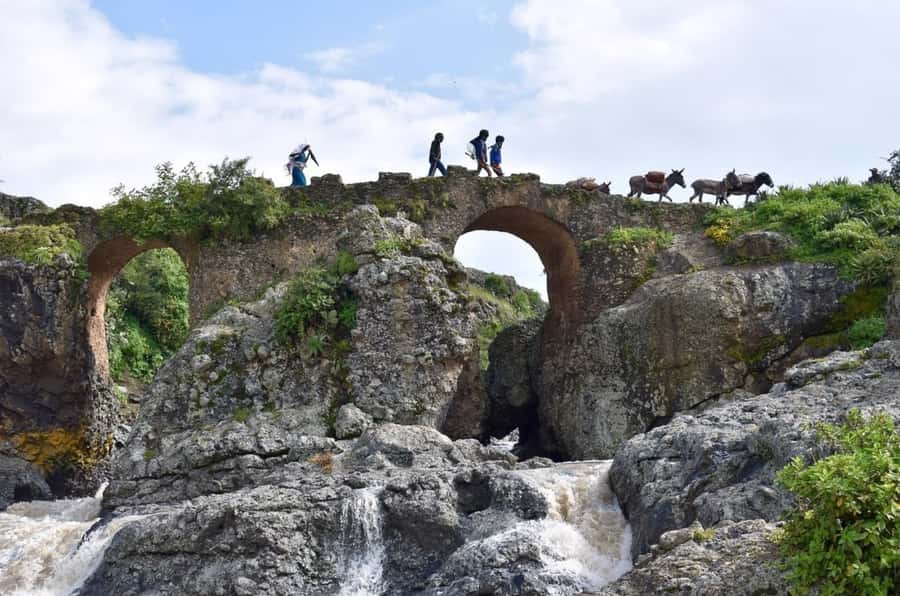 Addis Ababa: Debre Libanos, Blue Nile Gorge, and Cave Tour - Blue Nile Gorge viewpoints, Jamma River, and photo timing