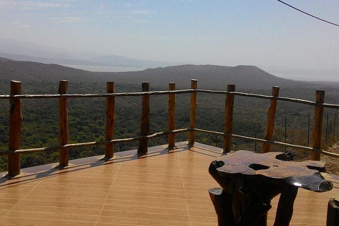 Arba Minch, Dorze Tribe, Konso, and Awasa Private 4 Days Tour from Addis Ababa - Lake Ziway lunch, a swimming-safe stop, and the crater lakes on the return