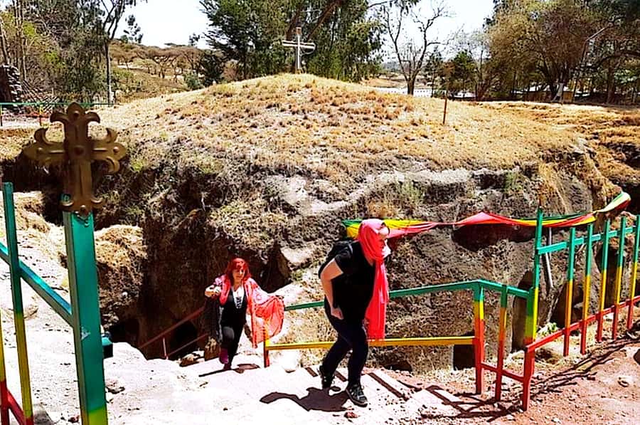 Day trip Adadi Mariam, Melka Kunture and Tiya stele - A full day of Ethiopian time, from prehistory to stelae