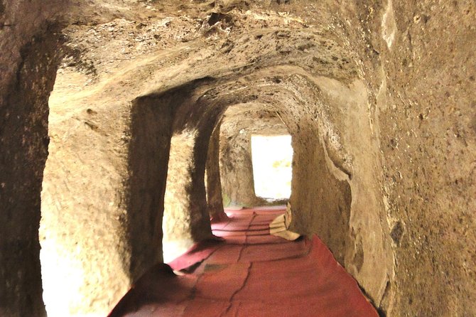 Day trip to Adadi Mariyam, Tiya and Melka kunture - Getting picked up, getting moving, and staying comfortable