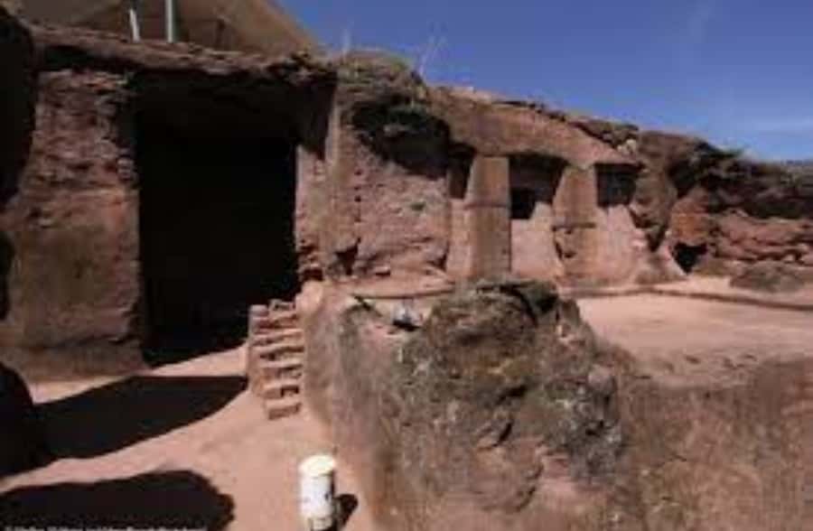 Full Day lalībela church's tour - Biet Golgotha Micael and the maze of passageways